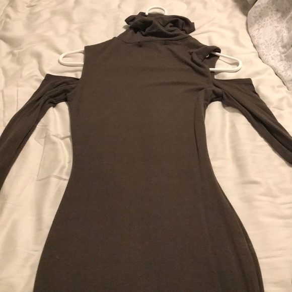 Brown/Mauve Sabora Cold Shoulder Dress Size Small - Picture 4 of 5